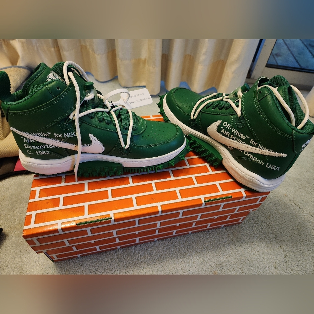 Women's Size 8.5 New Nike Air Force 1 Mid Off White Pine Green